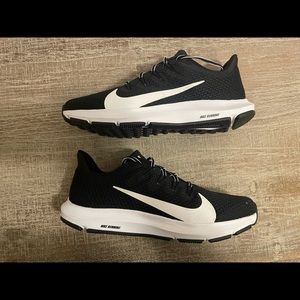 Running shoes size us 7.5 wmns